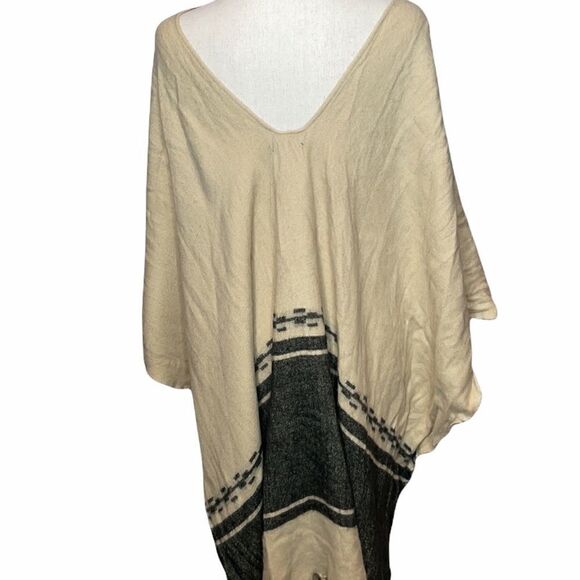 Zara Accessories Aztec Style/Fringe Jacket Sweater. Size Medium - Picture 4 of 7